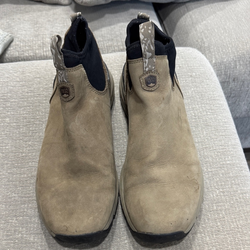 Danner Mountain 600 Chelsea Boots